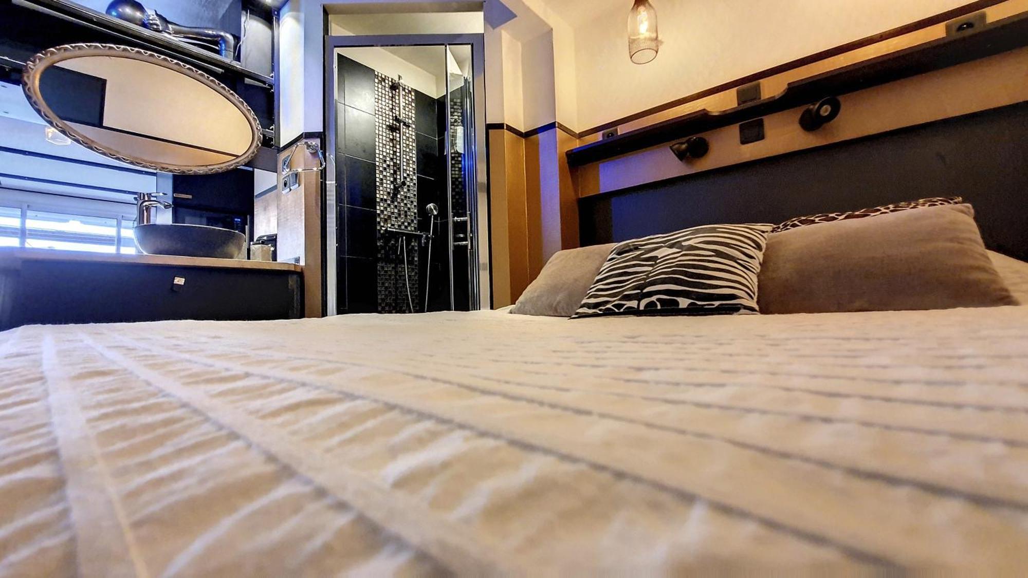 Naturist Cap In Loft Apartment