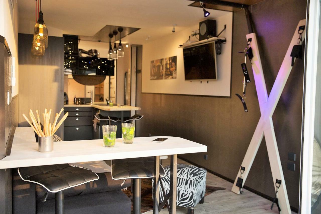 Naturist Cap In Loft * Agde